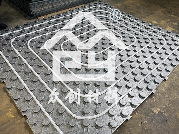 蘑(mó)菇頭地(dì)暖闆有(yǒu)哪些優(yōu)勢 蘑菇(gū)頭地暖(nuan)闆有哪(nǎ)些優勢(shì)